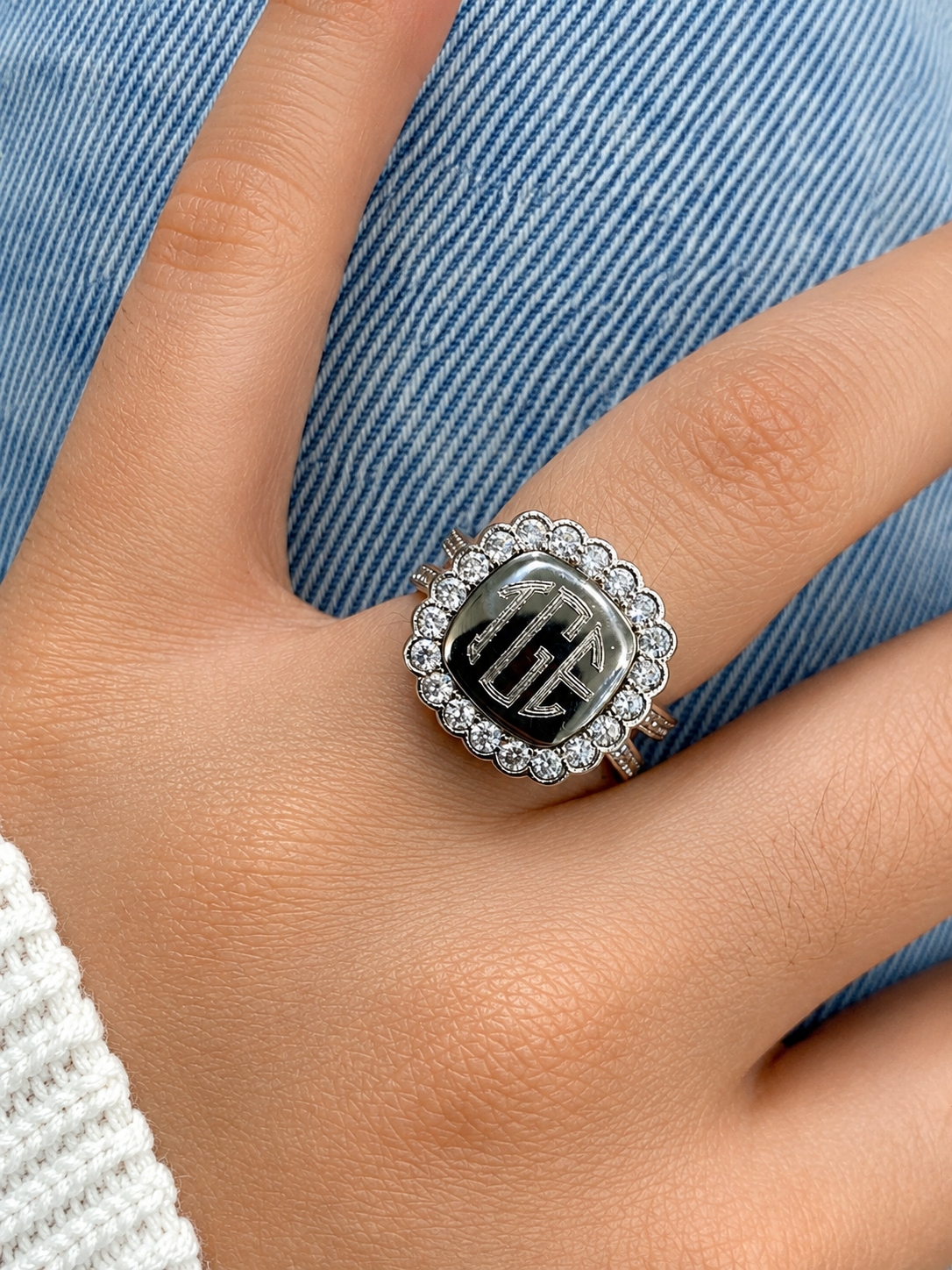 Elegant Engravable Sterling Silver CZ Single Split Band Ring
