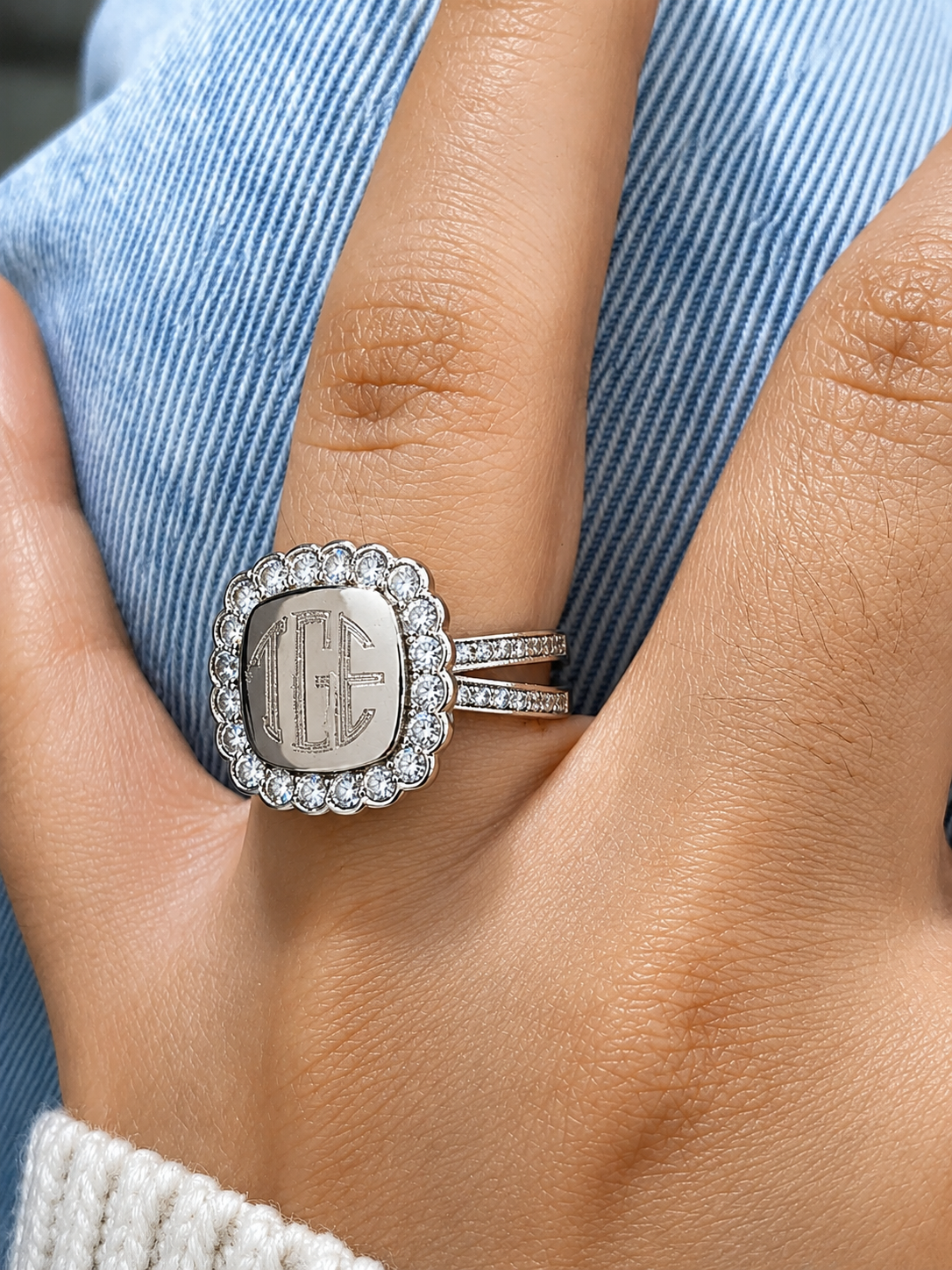 Elegant Engravable Sterling Silver CZ Single Split Band Ring