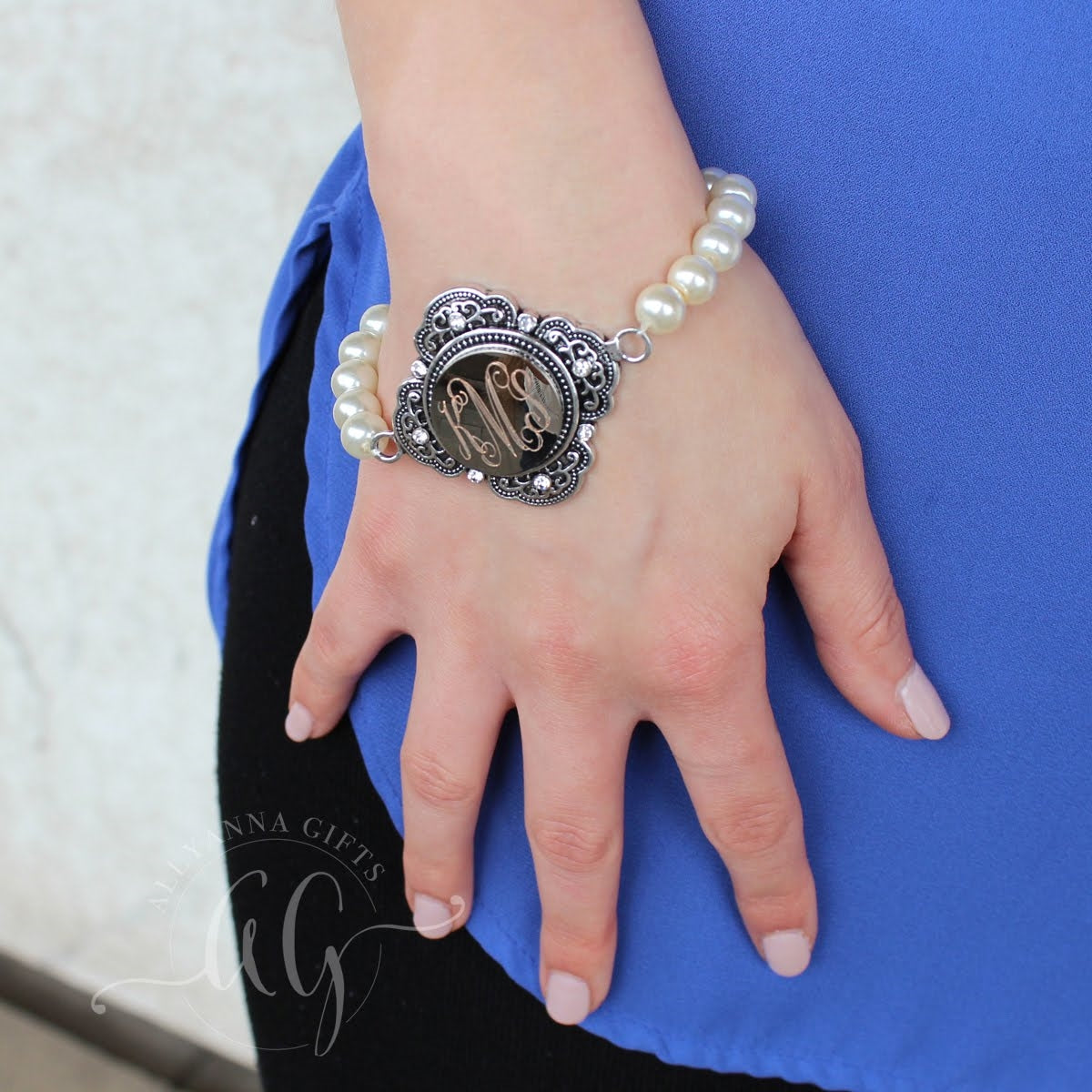 Decorative Pearl Snap Bracelet