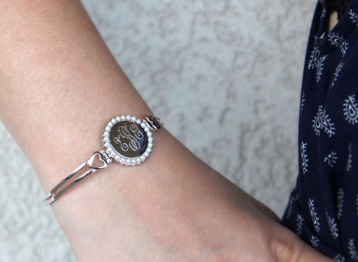 Elegant Engravable White Copper Circle Bracelet With Pearl around with  Princess Hearts on each side - Atlanta Jewelers Supply